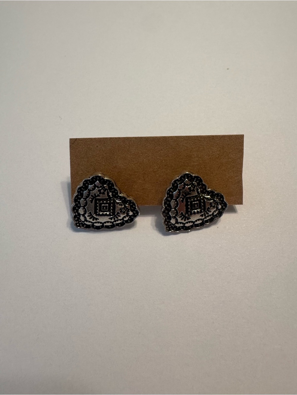 Silver Tone Country Western Boho Heart Filigree Stud Earrings